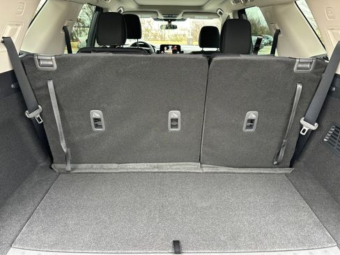 New 2025 Nissan Pathfinder SV w/ SV Premium Package image 19