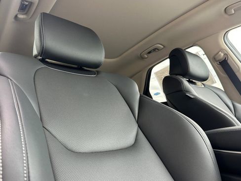 Used 2026 Genesis GV70 2.5T Select image 19