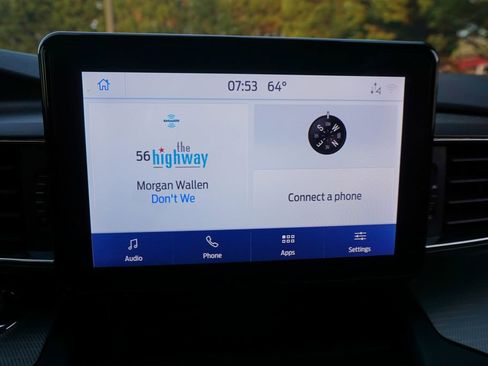 Used 2020 Ford Explorer XLT w/ Equipment Group 202A image 11