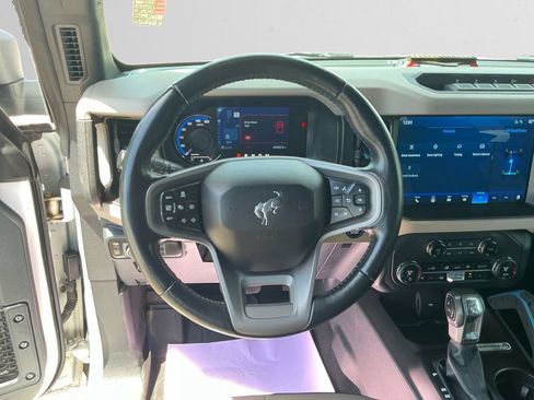 Used 2023 Ford Bronco Wildtrak AWD/4WD image 12