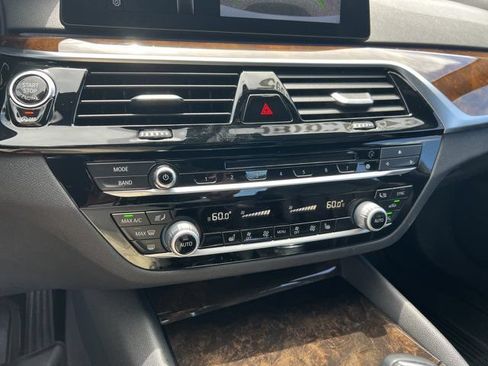 Used 2017 BMW 530i xDrive AWD/4WD image 32