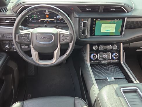 Certified 2024 GMC Yukon XL Denali w/ Advanced Technology Package AWD/4WD image 11