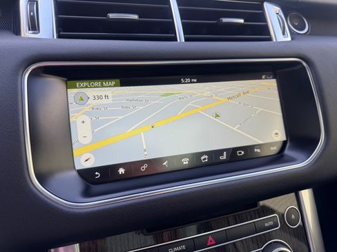 Used 2017 Land Rover Range Rover Sport SE image 18