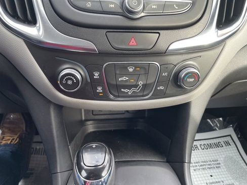 Used 2021 Chevrolet Equinox LS image 17