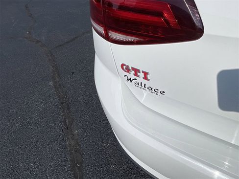 Used 2019 Volkswagen GTI SE w/ SE Experience Package image 6