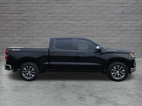 Used 2024 Chevrolet Silverado 1500 LT AWD/4WD image 7