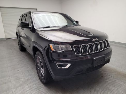 Used 2019 Jeep Grand Cherokee Laredo w/ 18" Wheel & 8.4" Radio Group AWD/4WD image 14