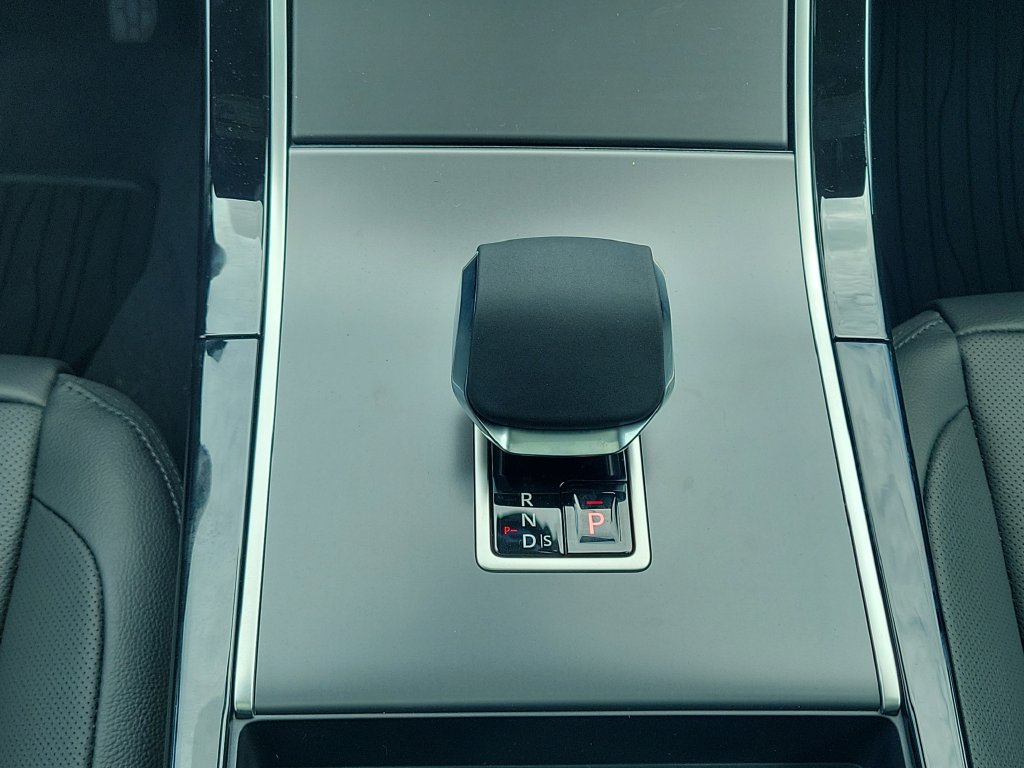 New 2026 Land Rover Range Rover Velar S AWD/4WD image 20