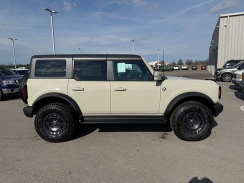 New 2025 Ford Bronco Outer Banks w/ Sasquatch Package image 34