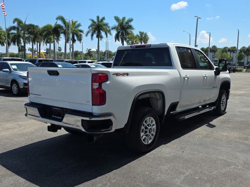 Used 2025 Chevrolet Silverado 2500 LT w/ Convenience Package image 7