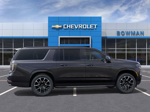 New 2026 Chevrolet Suburban RST w/ Comfort Package AWD/4WD image 7