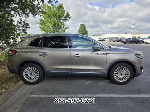 Used 2019 Lincoln Nautilus FWD image 7