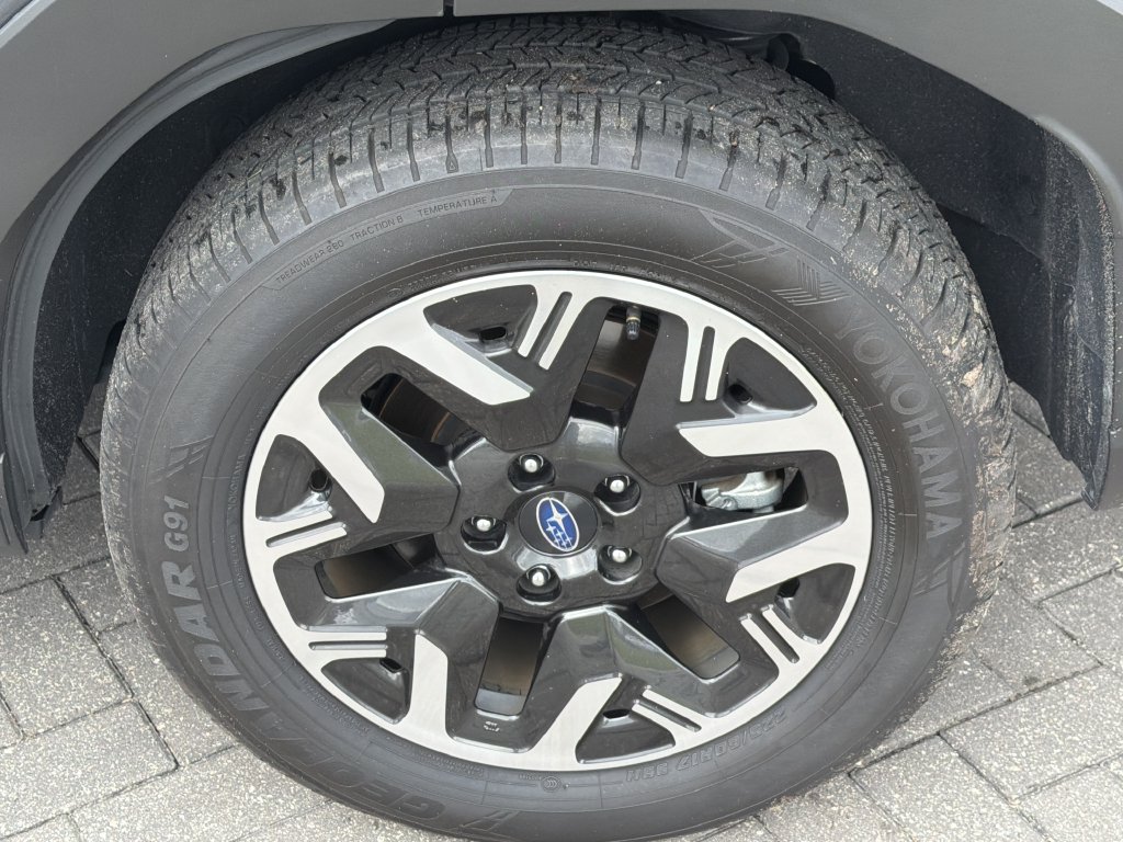 Certified 2025 Subaru Forester Premium AWD/4WD image 35