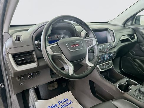 Used 2024 GMC Terrain SLT image 9