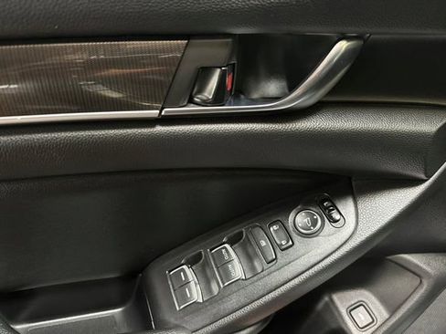 Used 2020 Honda Accord Sport image 12