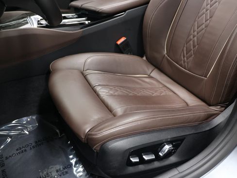 Used 2018 BMW M550i xDrive image 19