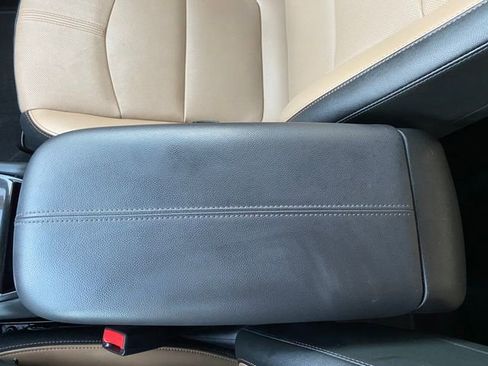 Used 2024 Chevrolet Equinox Premier FWD image 22