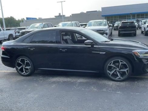 Used 2020 Volkswagen Passat 2.0T R-Line image 9