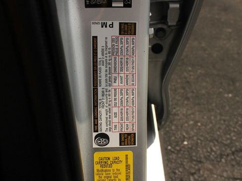 Used 2020 Toyota Corolla SE FWD image 30