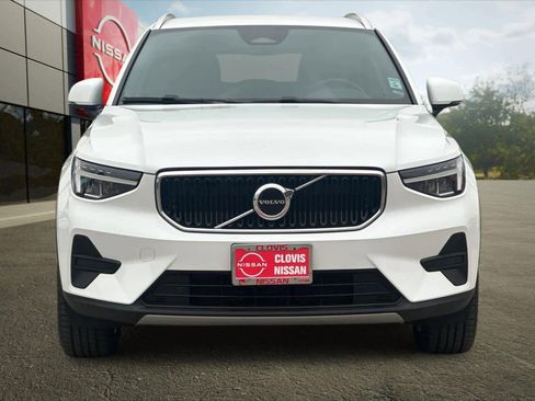 Used 2023 Volvo XC40 B4 Core w/ Convenience Package image 11