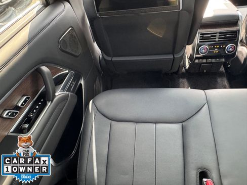 Used 2025 Land Rover Range Rover Long Wheelbase Autobiography image 21