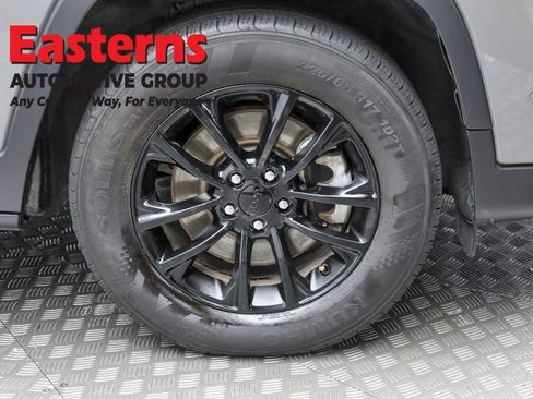 Used 2023 Jeep Cherokee Altitude Lux image 31