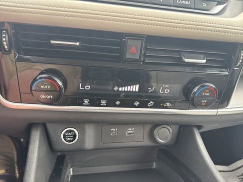 Used 2021 Nissan Rogue SV AWD/4WD image 18