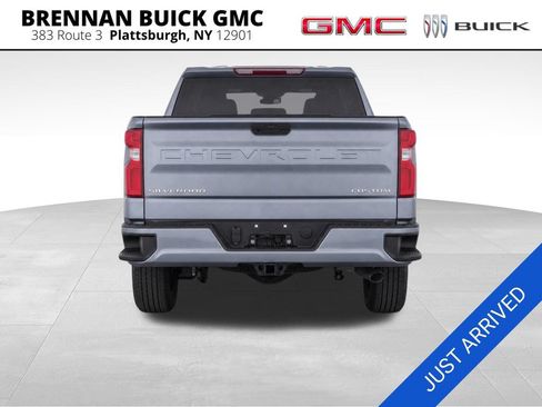 Used 2019 Chevrolet Silverado 1500 Custom w/ Custom Value Package AWD/4WD image 4