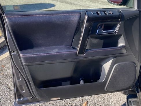 Used 2018 Toyota 4Runner TRD Off-Road Premium image 12