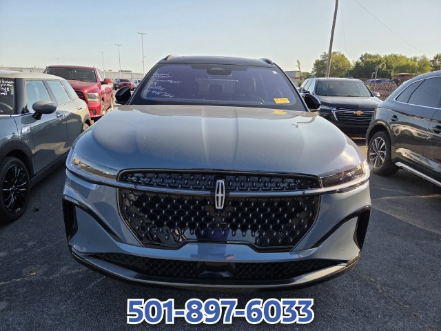 Used 2025 Lincoln Nautilus Reserve AWD/4WD image 2