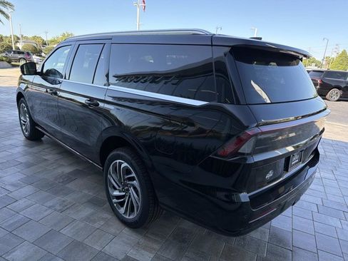 New 2026 Lincoln Navigator L Reserve AWD/4WD image 4