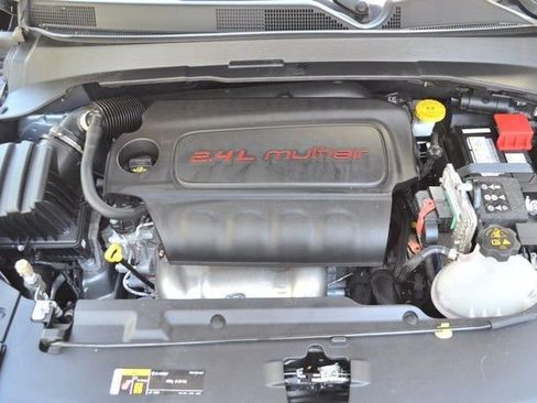 Used 2022 Jeep Compass Latitude w/ Sun and Sound Group AWD/4WD image 37