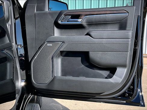 New 2026 GMC Sierra 1500 SLT image 18