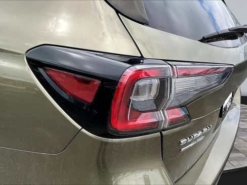 Used 2021 Subaru Outback Premium AWD/4WD image 19