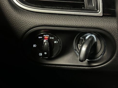 Used 2018 Porsche Macan image 33