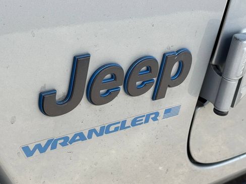 Used 2023 Jeep Wrangler Unlimited Rubicon 4xe AWD/4WD image 7