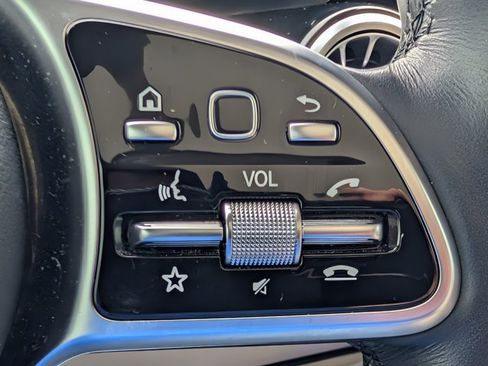 Used 2023 Mercedes-Benz GLB 250 image 24