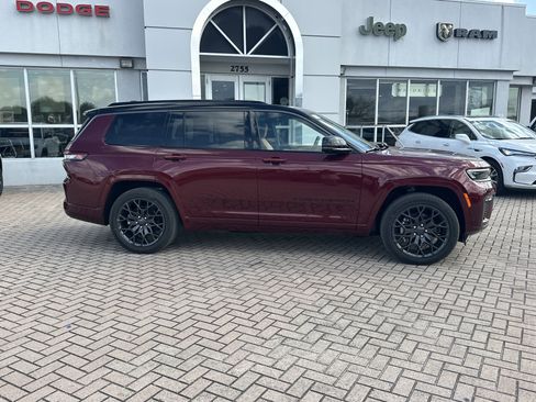 New 2026 Jeep Grand Cherokee L Summit w/ Obsidian Package image 6