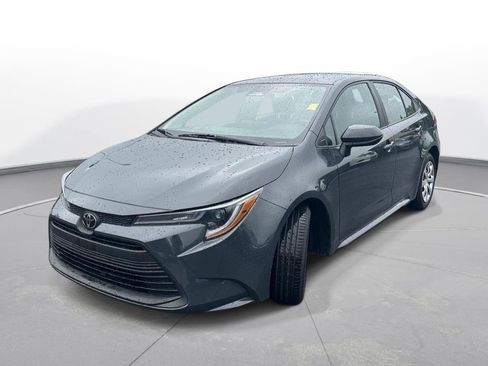 Used 2024 Toyota Corolla LE FWD image 2