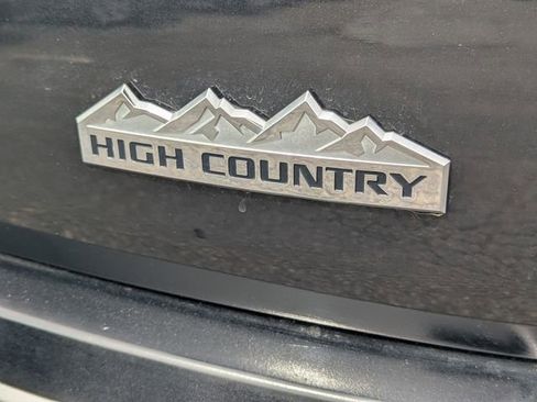 Certified 2021 Chevrolet Traverse High Country FWD image 37