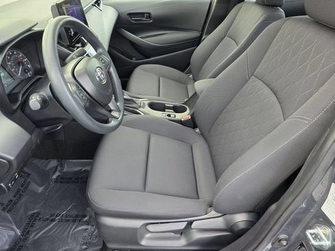Used 2025 Toyota Corolla LE FWD image 30