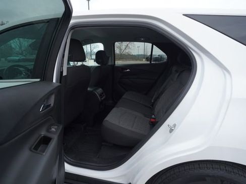 Used 2022 Chevrolet Equinox LT w/ Driver Convenience Package image 16