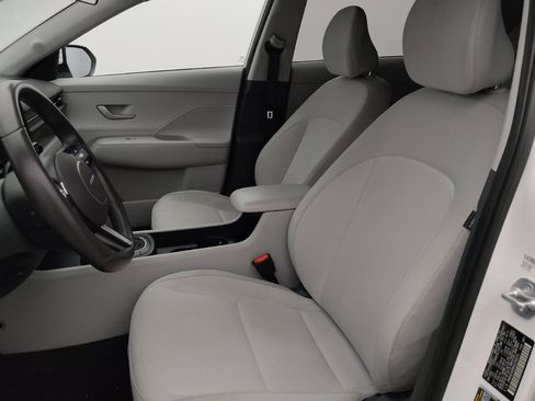 Used 2025 Hyundai Kona SEL FWD image 17