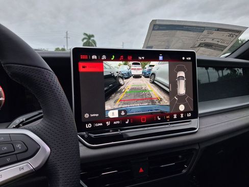 New 2026 Volkswagen Tiguan SE R-Line FWD image 10