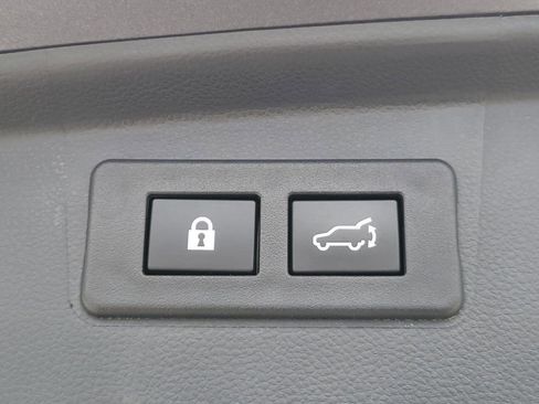 Used 2021 Subaru Outback Limited image 12