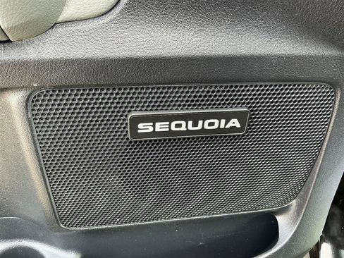 Used 2016 Toyota Sequoia Limited image 27