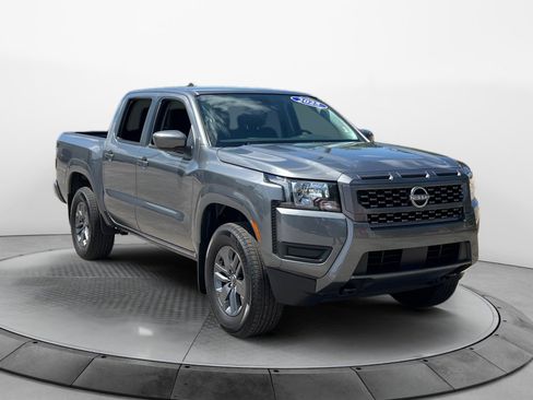 Used 2025 Nissan Frontier SV AWD/4WD image 1