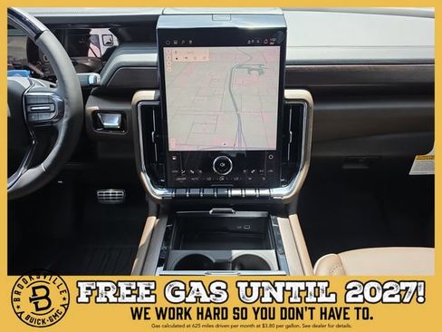 New 2026 GMC Yukon Denali Ultimate AWD/4WD image 13