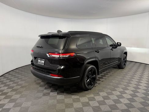 Used 2024 Jeep Grand Cherokee L Limited w/ Black Appearance Package AWD/4WD image 8