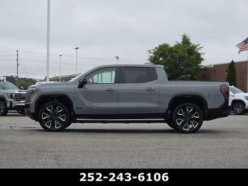 Used 2025 GMC Sierra EV Denali AWD/4WD image 4